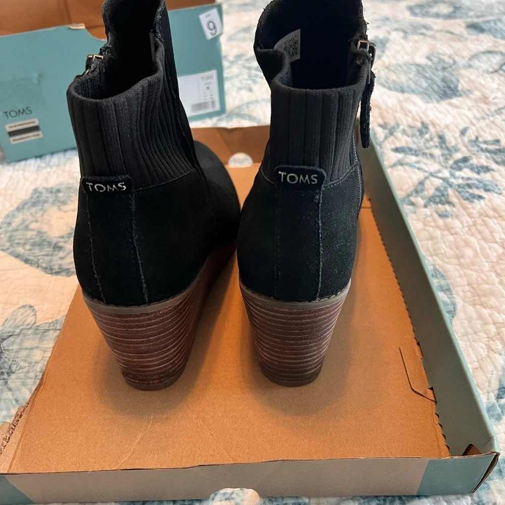 TOMS Sadie Wedge Bootie, Black, Size 9M, excellent condition. - Picture 4 of 5